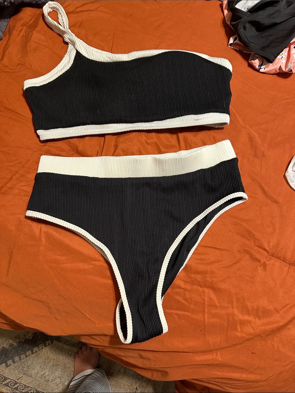 Black & Cream Ribbed One-Shoulder Bikini Set